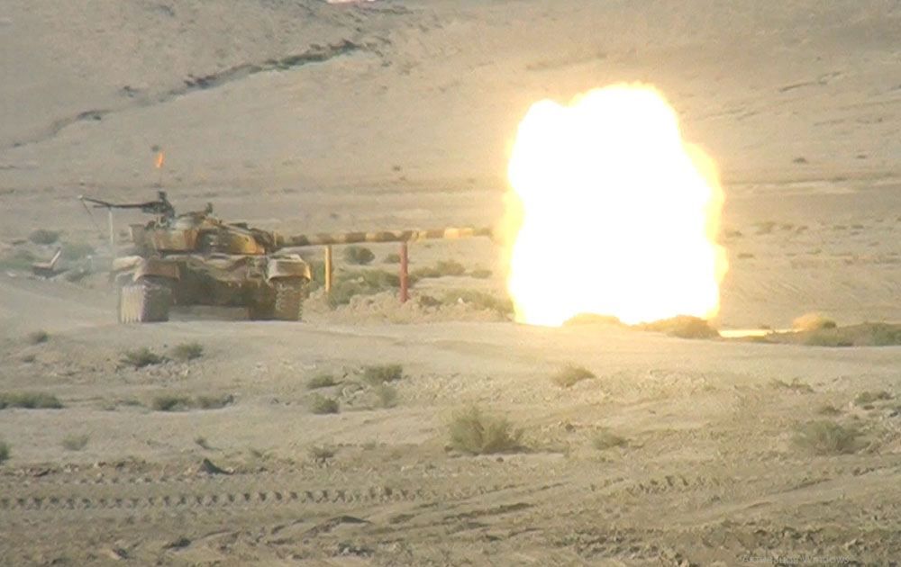 Azerbaijani army’s tank crews hold drills [VIDEO]