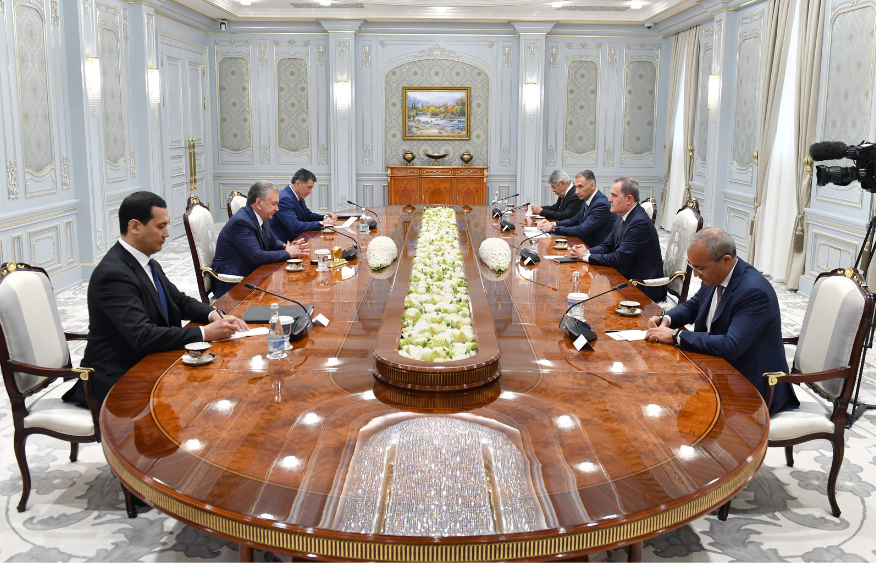 Uzbek president, Azerbaijani ministers discuss expansion of agricultural, industrial co-op [PHOTO]