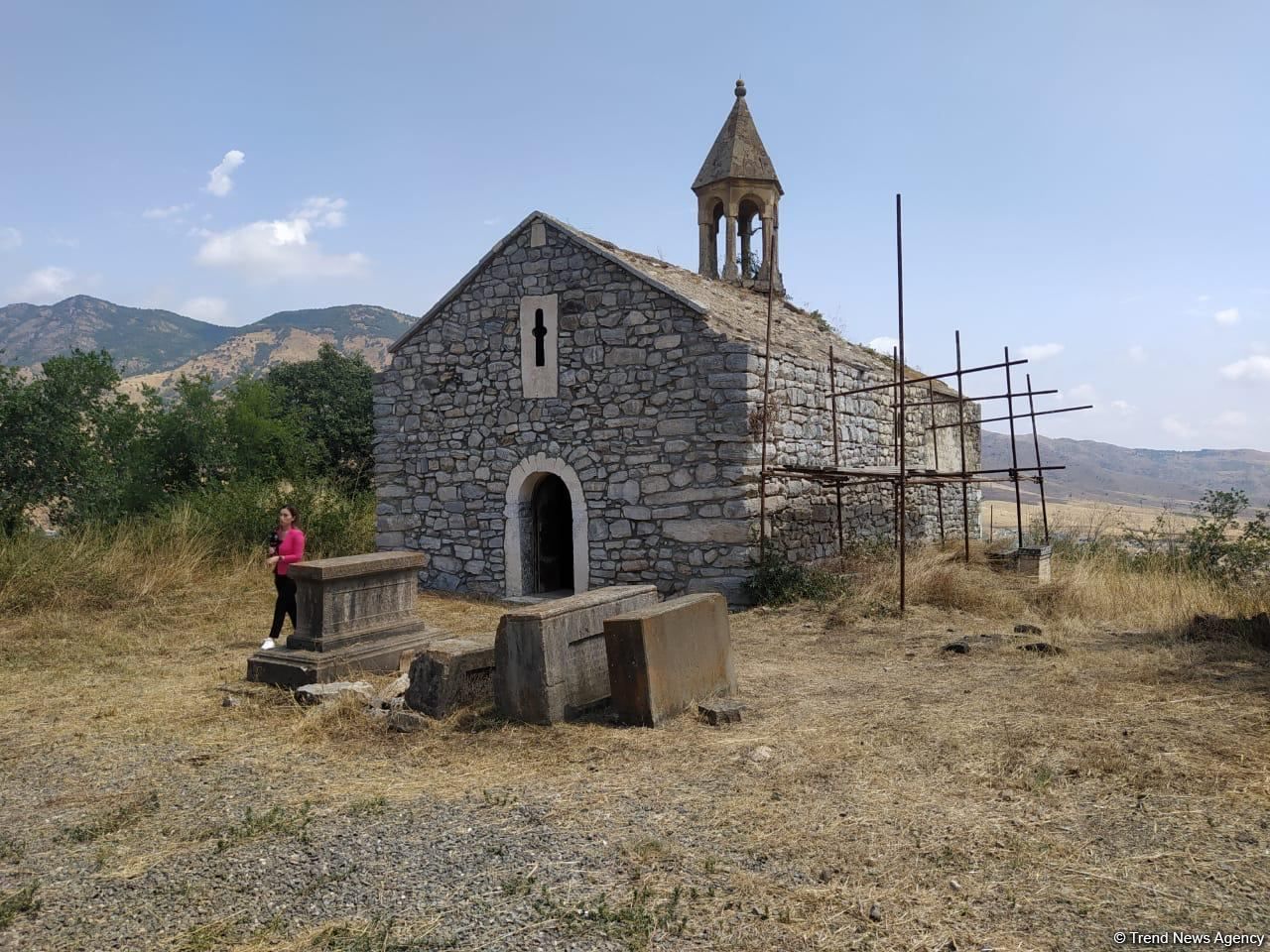 Albanian-Udi Christian community visits ancient Albanian temple [PHOTO] - Gallery Image
