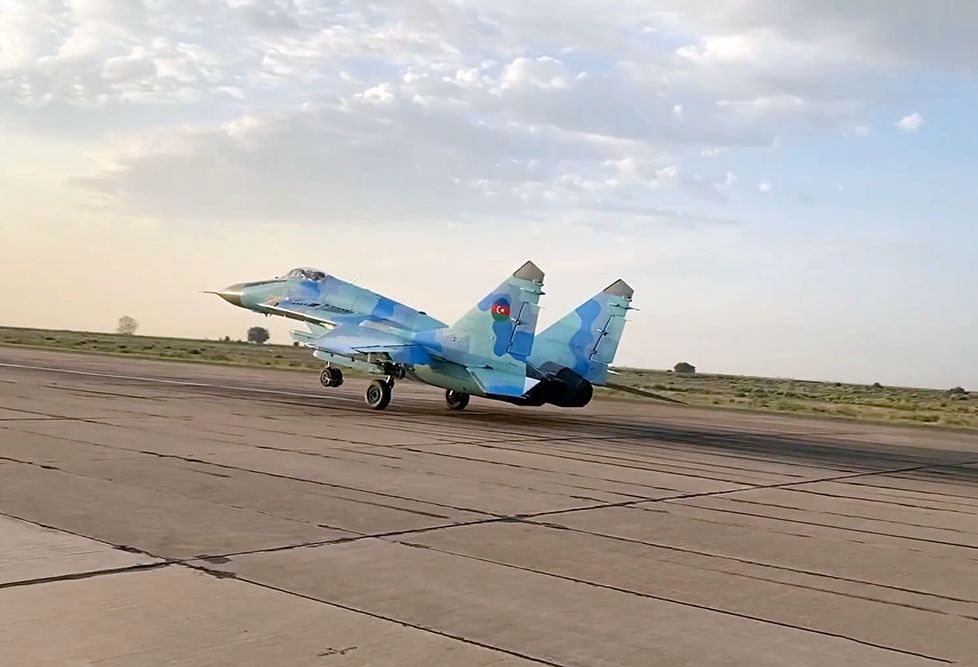 Classes of new training term held with planes of Azerbaijan Air Force [VIDEO]