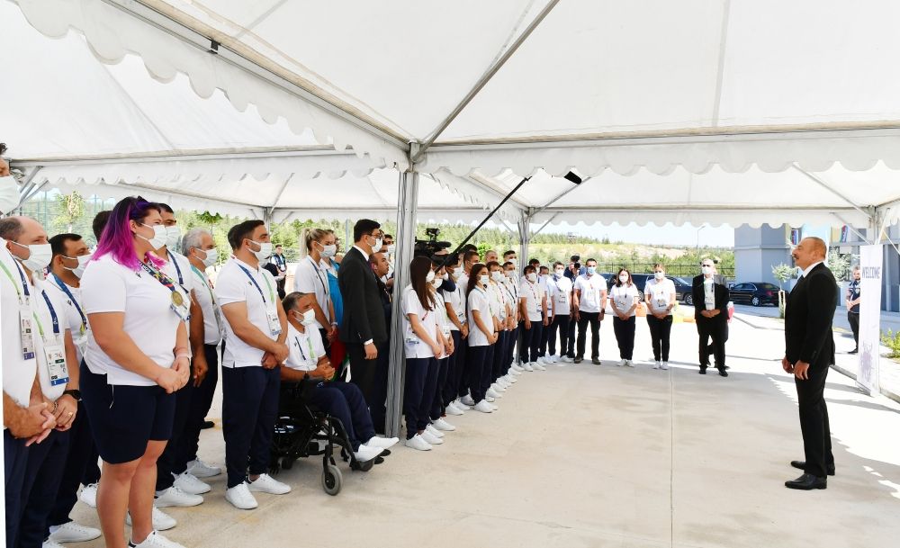 President Ilham Aliyev meets athletes representing Azerbaijan at 5th Islamic Solidarity Games in Konya [UPDATE]