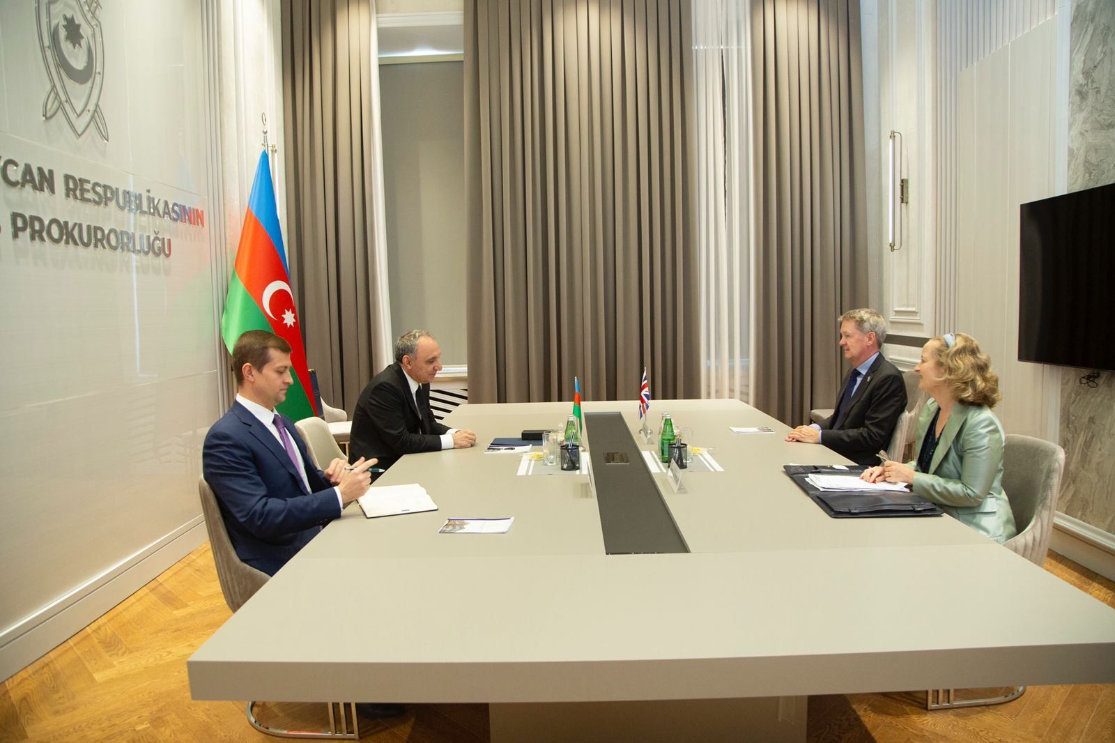 Azerbaijani top prosecutor, outgoing UK ambassador mull recent attack on Baku's London embassy