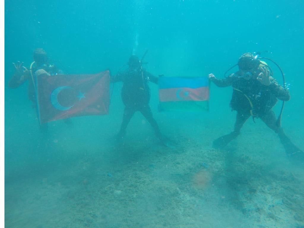 Azerbaijan, Turkiye conduct joint underwater military drills [PHOTO]