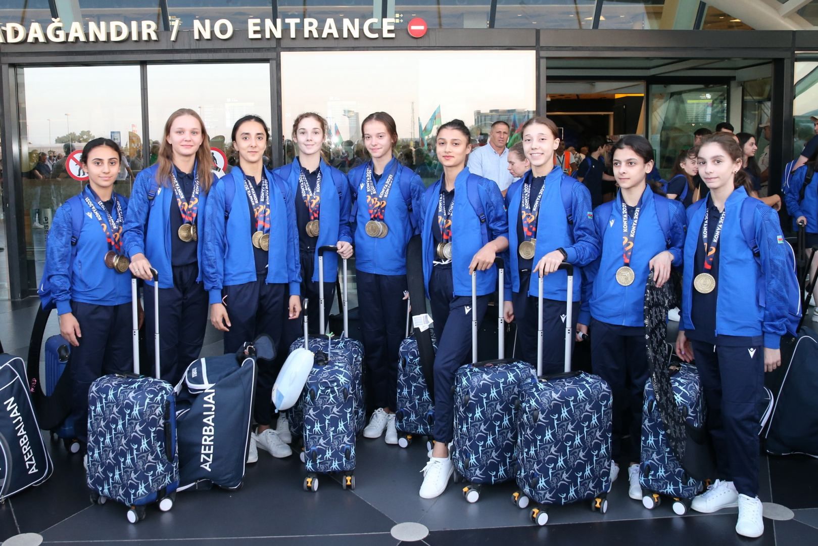 Azerbaijani gymnasts awarded with medals at V Islamic Solidarity Games return home [PHOTO]