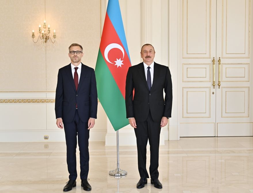 President Ilham Aliyev receives credentials of newly-appointed Swedish ambassador [UPDATE] - Gallery Image