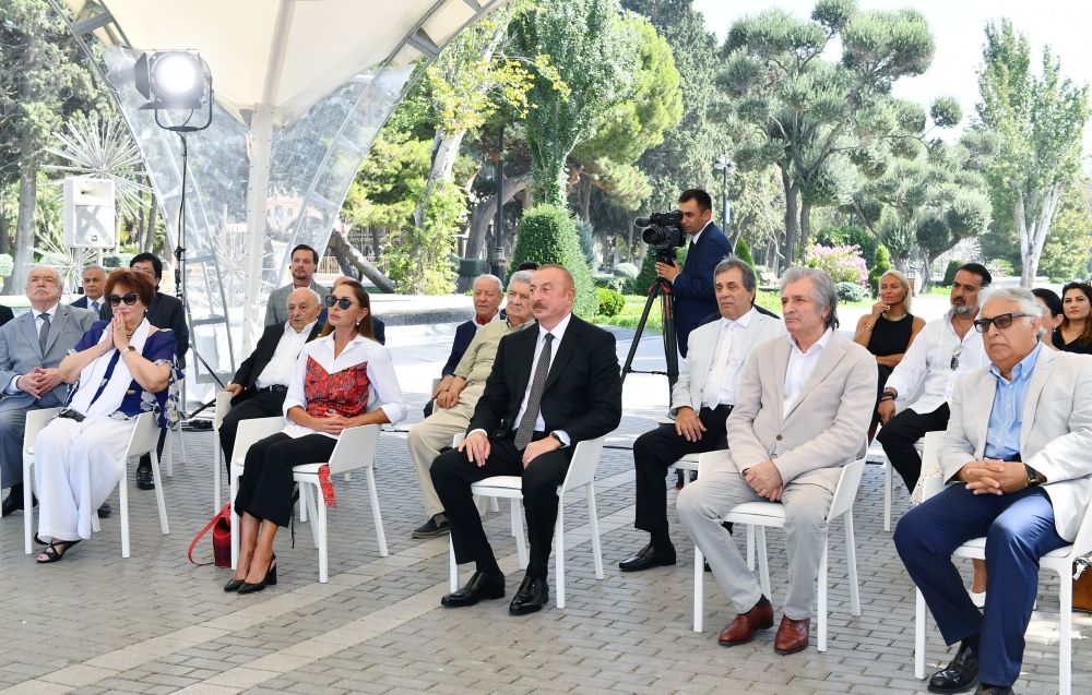 President Ilham Aliyev, First Lady Mehriban Aliyeva attend inauguration of monument to singer Muslum Magomayev [UPDATE] - Gallery Image