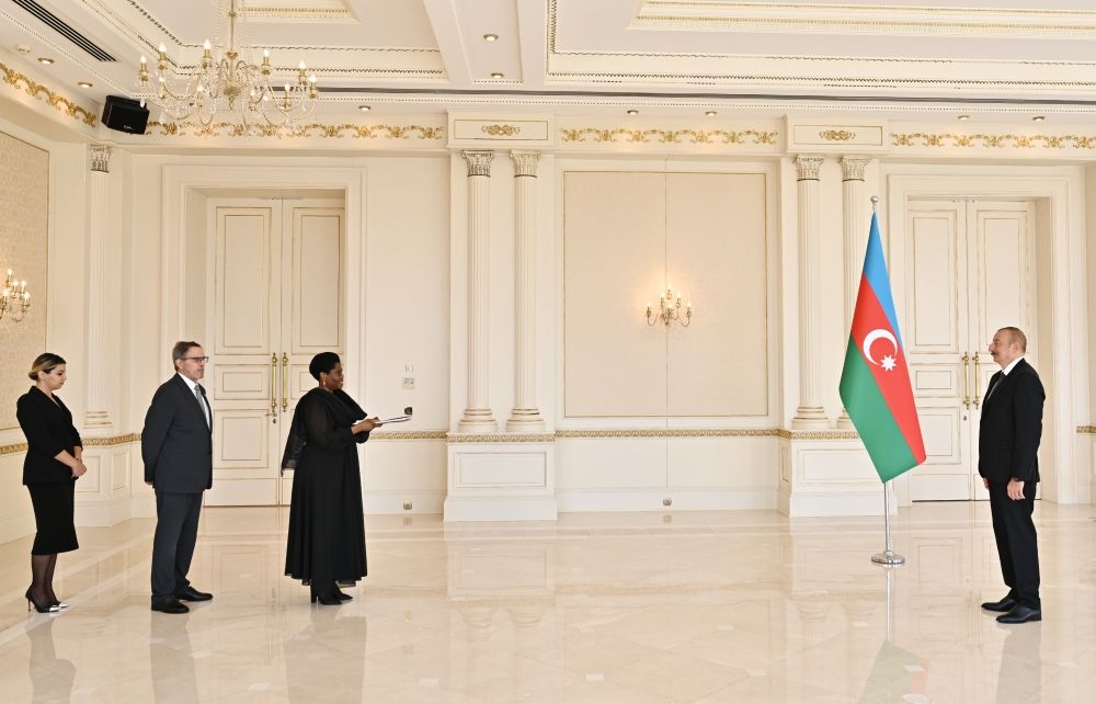 President Ilham Aliyev receives credentials of incoming ambassador of South Africa [UPDATE] - Gallery Image