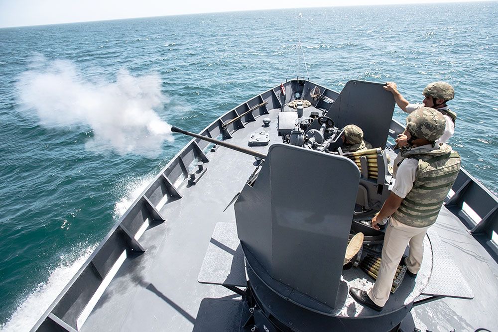 Azerbaijani naval team fulfil artillery shooting tasks in Sea Cup contest [PHOTO]