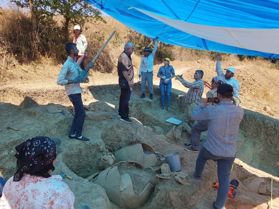 Azerbaijani, US archeologists conduct excavations in southern region [PHOTO]