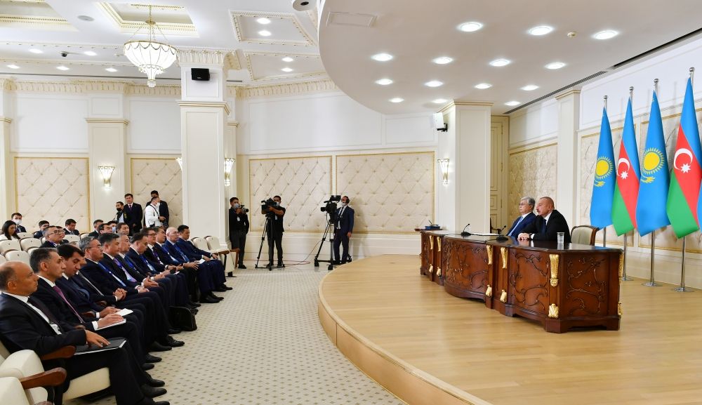Azerbaijani, Kazakh presidents make press statements [UPDATE]