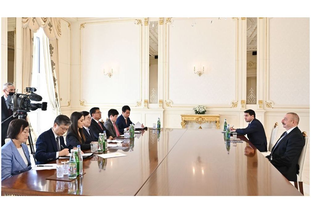 President Ilham Aliyev receives special representative of South Korean President [UPDATE]