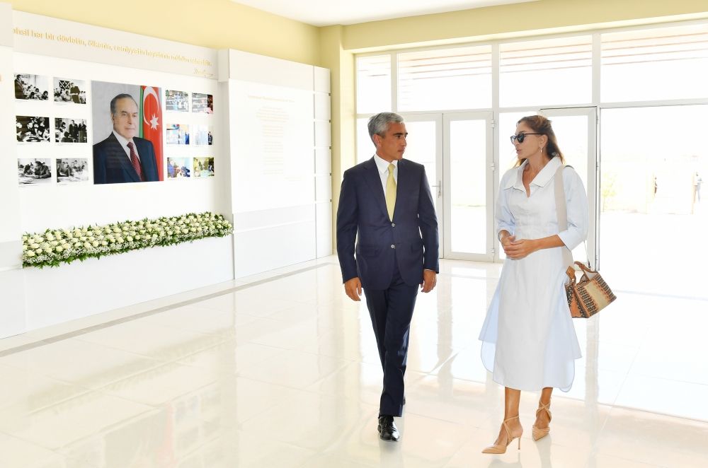 First Vice-President Mehriban Aliyeva commissions high school building in Bina settlement, nursery-kindergarten in Garacuxur settlement [PHOTO/VIDEO]