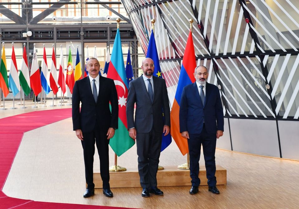 Trilateral meeting of Azerbaijani, Armenian & EU leaders kicks off in Brussels [PHOTO/VIDEO]
