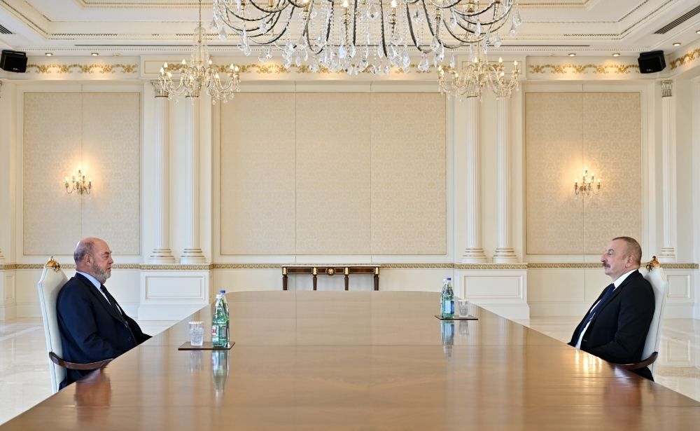 President Ilham Aliyev receives President of World Karate Federation Antonio Espinós [UPDATE]