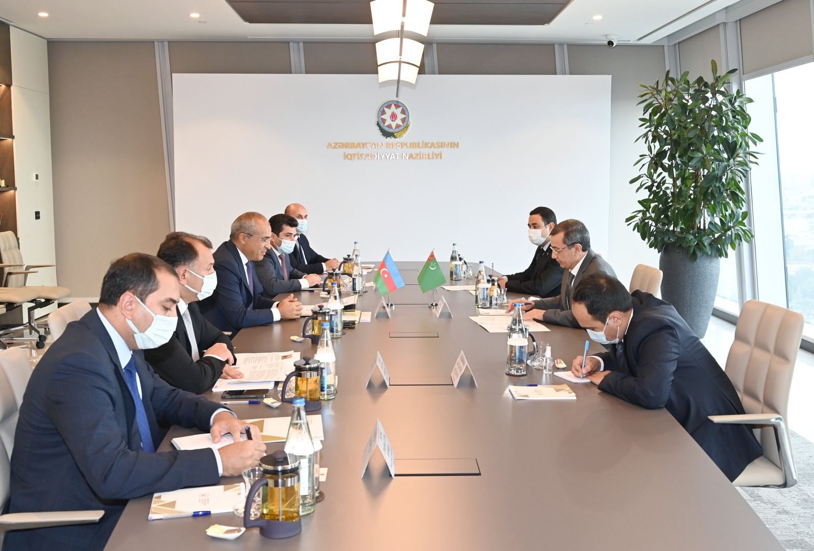 Azerbaijan, Turkmenistan discuss expansion of economic, trade ties