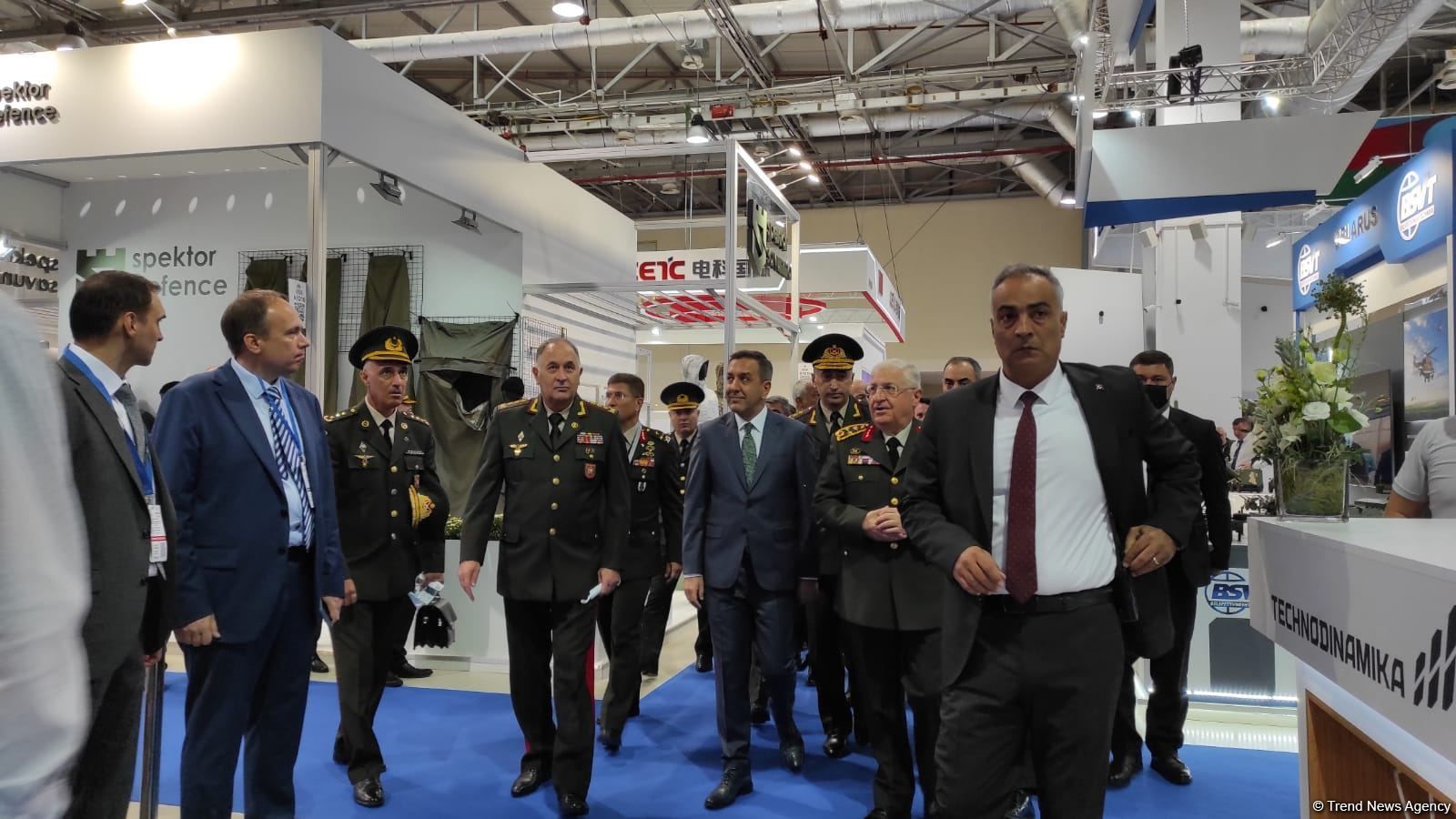 Azerbaijan showcases new mine-detecting equipment [PHOTO]