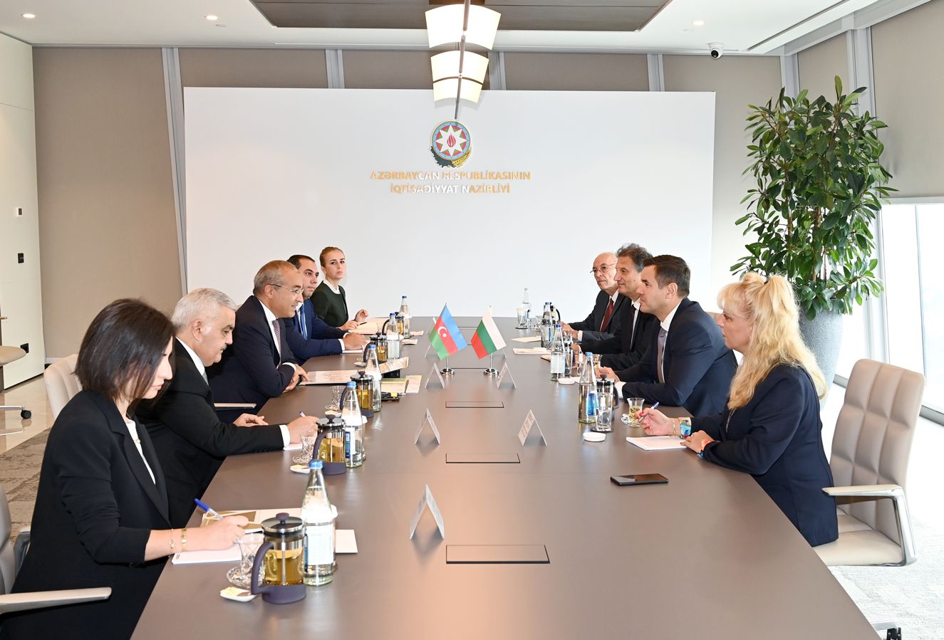 Baku, Sofia discuss trade, economic cooperation dev’t