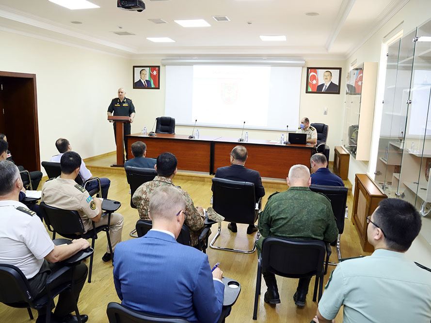 Azerbaijan briefs military attachés on Armenia’s large-scale provocations on state border [PHOTO]
