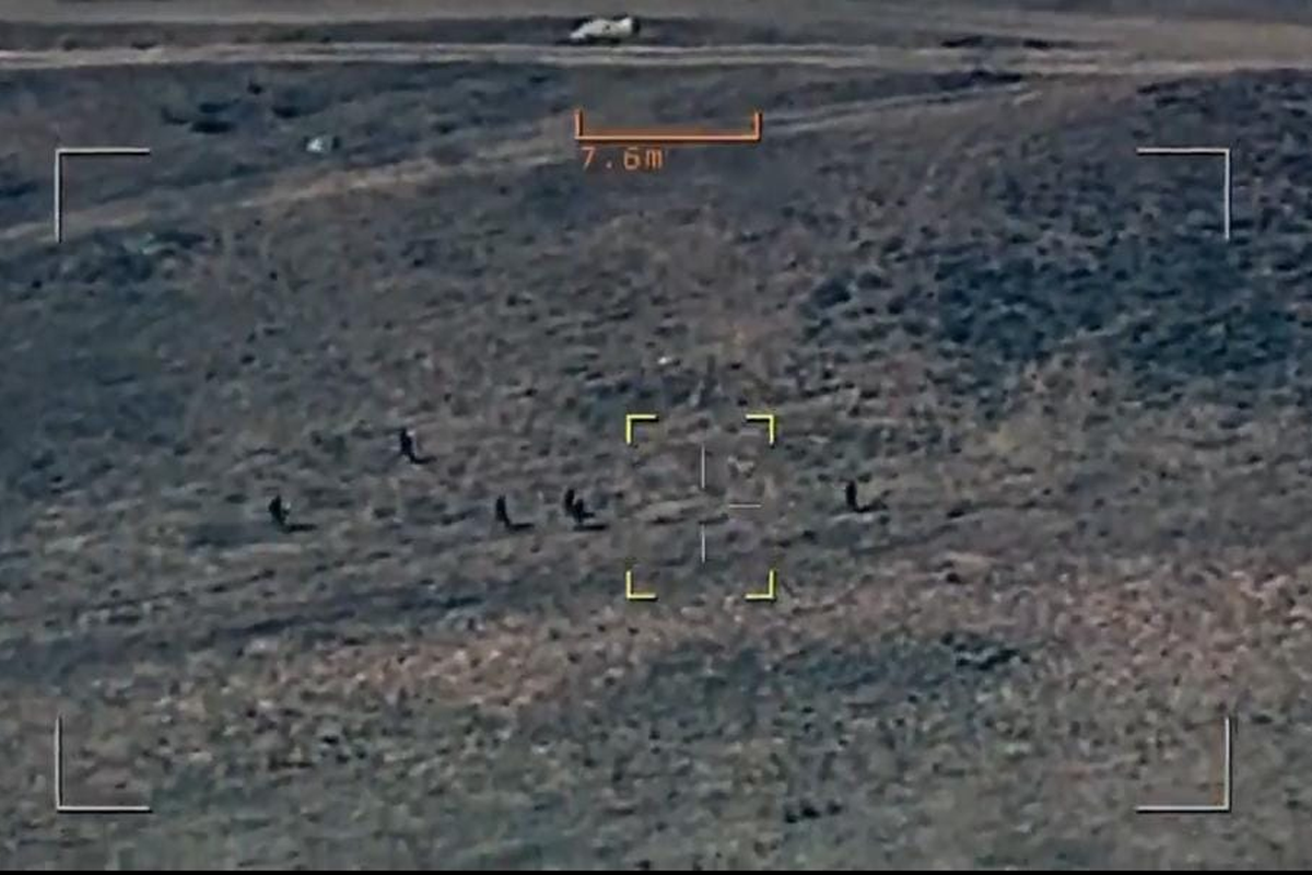 Armenian servicemen fleeing from battlefield