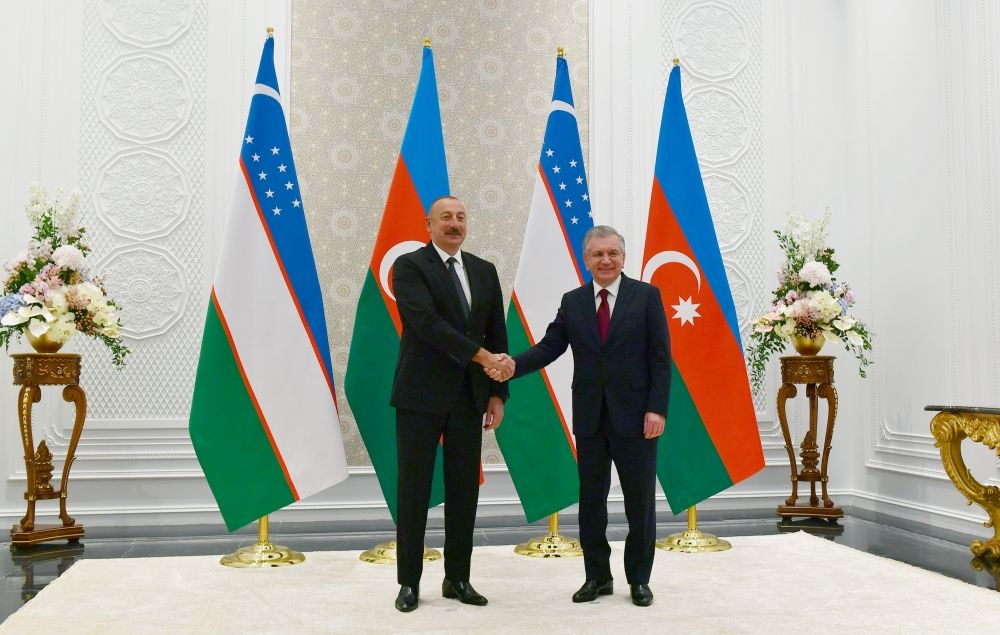 President Ilham Aliyev meets President of Uzbekistan Shavkat Mirziyoyev in Samarkand [UPDATE]