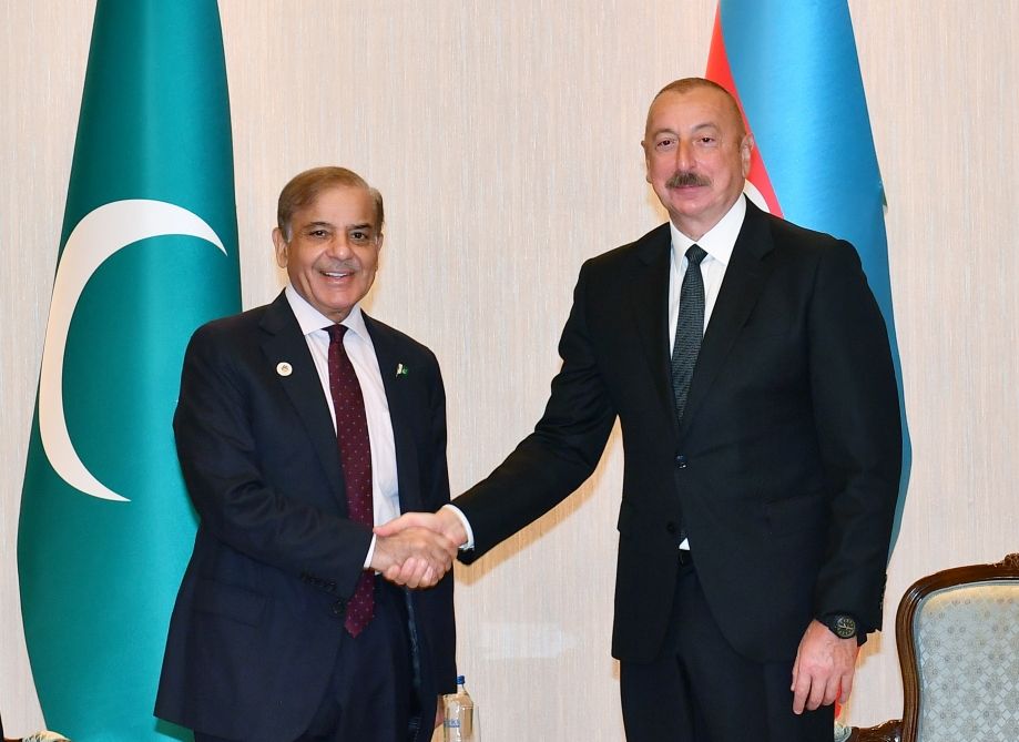 President Ilham Aliyev meets Pakistani Prime Minister Shahbaz Sharif in Samarkand [UPDATE]
