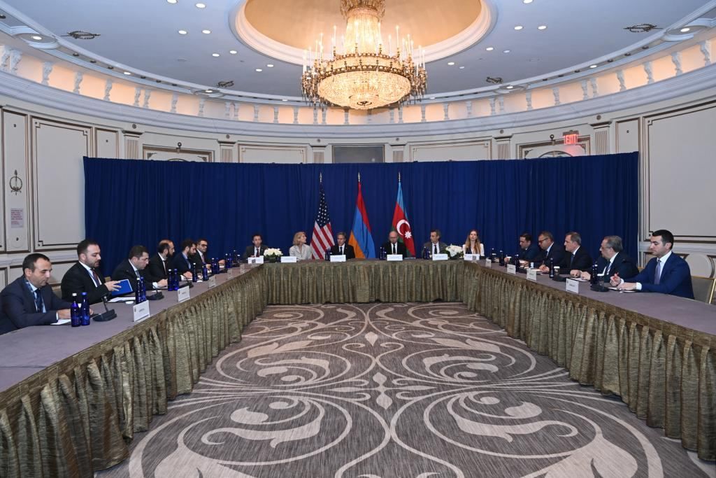 Azerbaijani, Armenian top diplomats meet in New York after recent deadly clashes on border [PHOTO] - Gallery Image