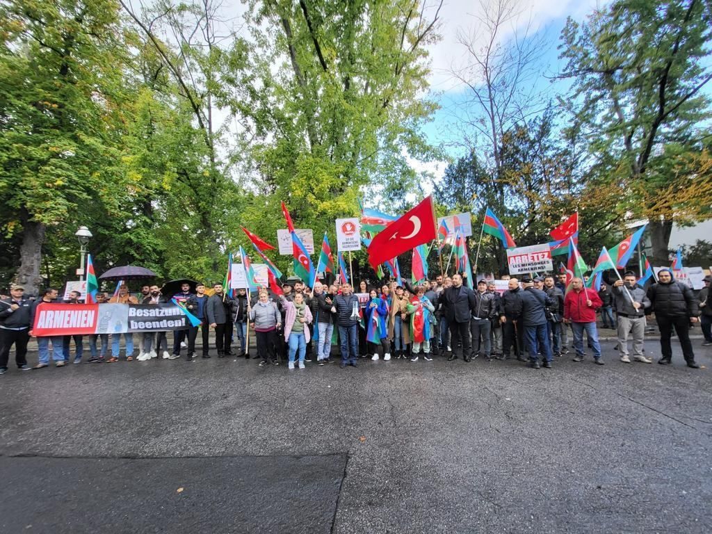 Azerbaijani community protests Armenian aggression in Berlin [PHOTO]