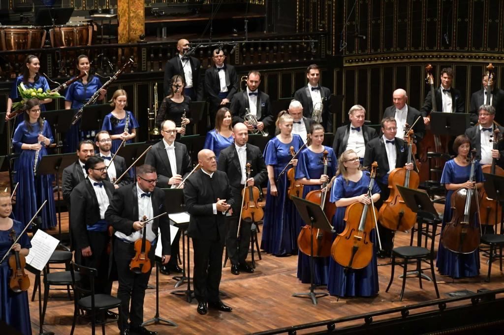 Hungarian orchestra stuns audience under baton of national conductor [PHOTO/VIDEO]