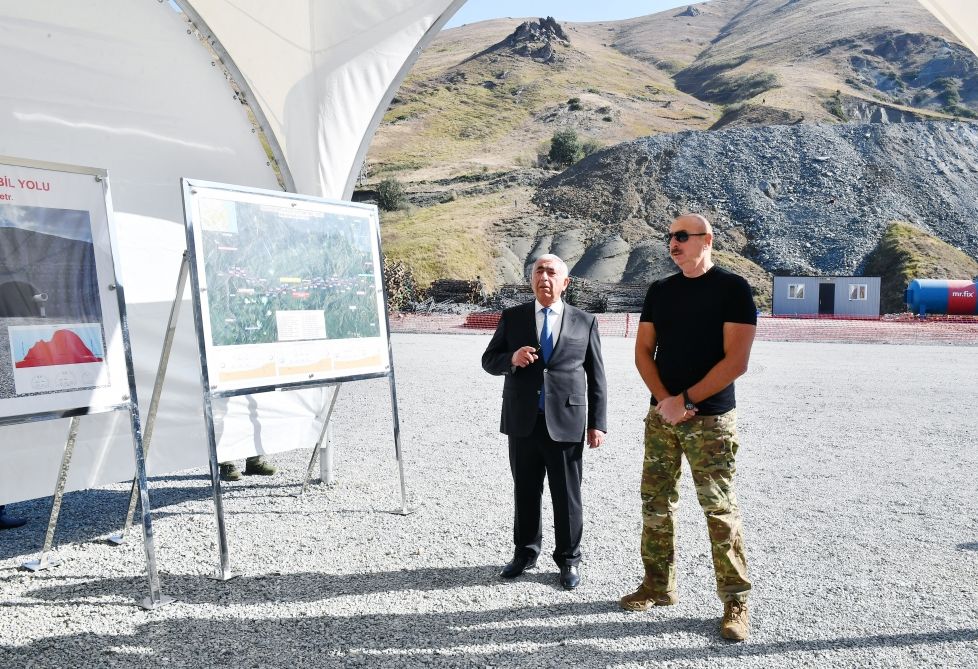 President Ilham Aliyev gets acquainted with tunnel under construction on Kalbajar-Lachin highway [PHOTO] - Gallery Image