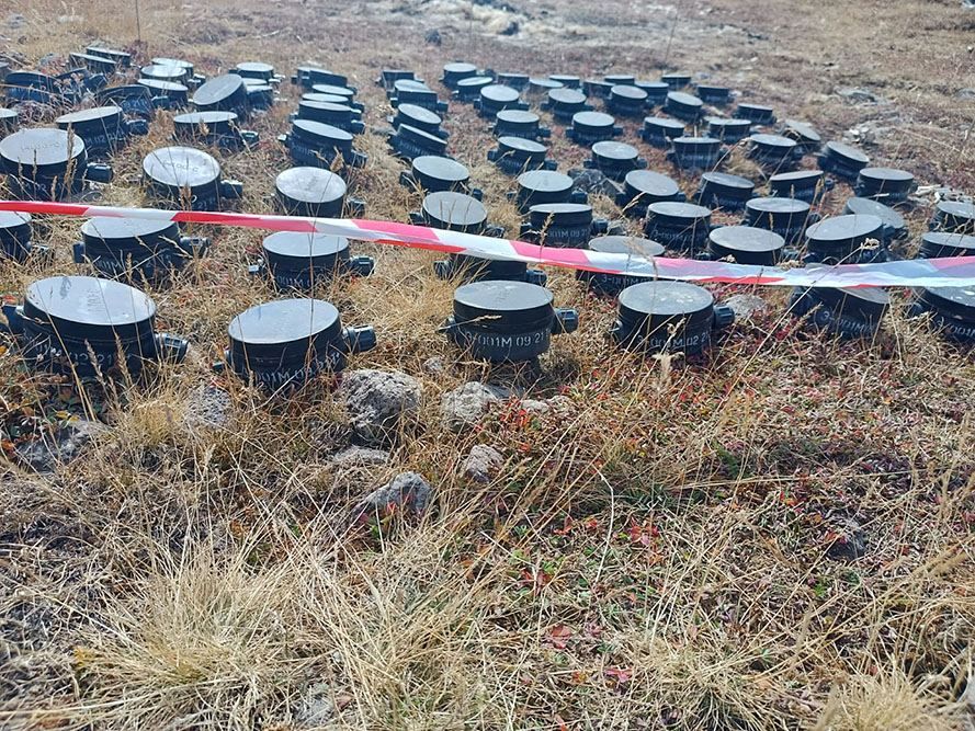 Army’s sapper units defuse another batch of mines planted by Armenia in Lachin [PHOTO] - Gallery Image