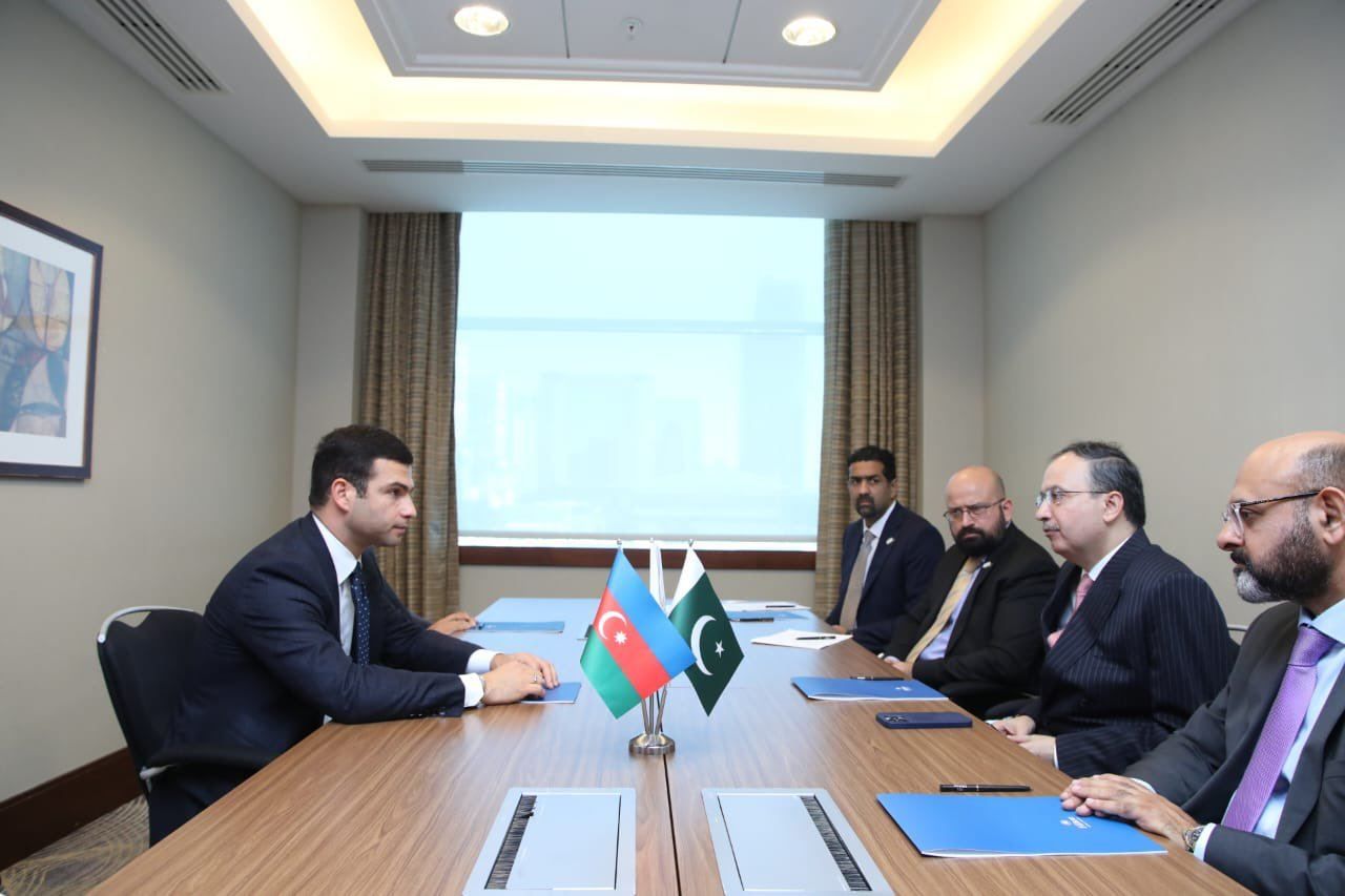 Baku, Islamabad discuss prospects of cooperation in SMBs [PHOTO]