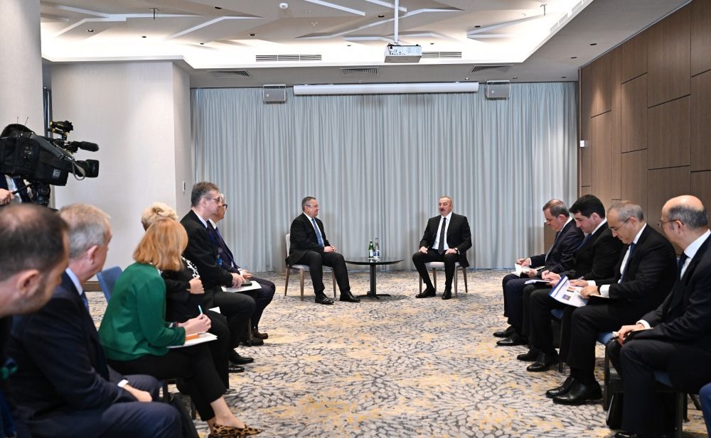 President Ilham Aliyev meets with prime minister of Romania in Sofia [UPDATE] - Gallery Image