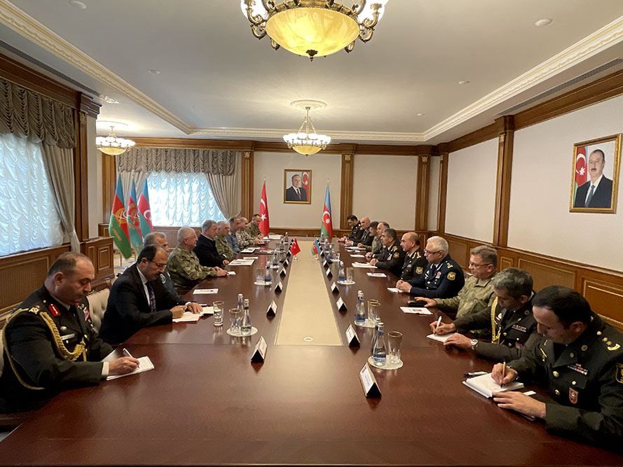 Azerbaijani, Turkish defense chiefs discuss prospects of military cooperation [PHOTO]