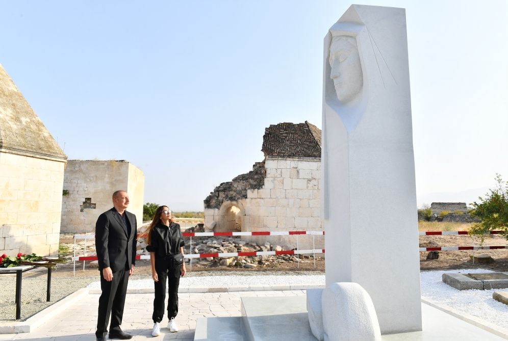 President Ilham Aliyev and First Lady Mehriban Aliyeva got acquainted with works to be done in Imarat Complex, and unveiled mausoleum of Khurshidbanu Natavan [PHOTO/VIDEO] - Gallery Image