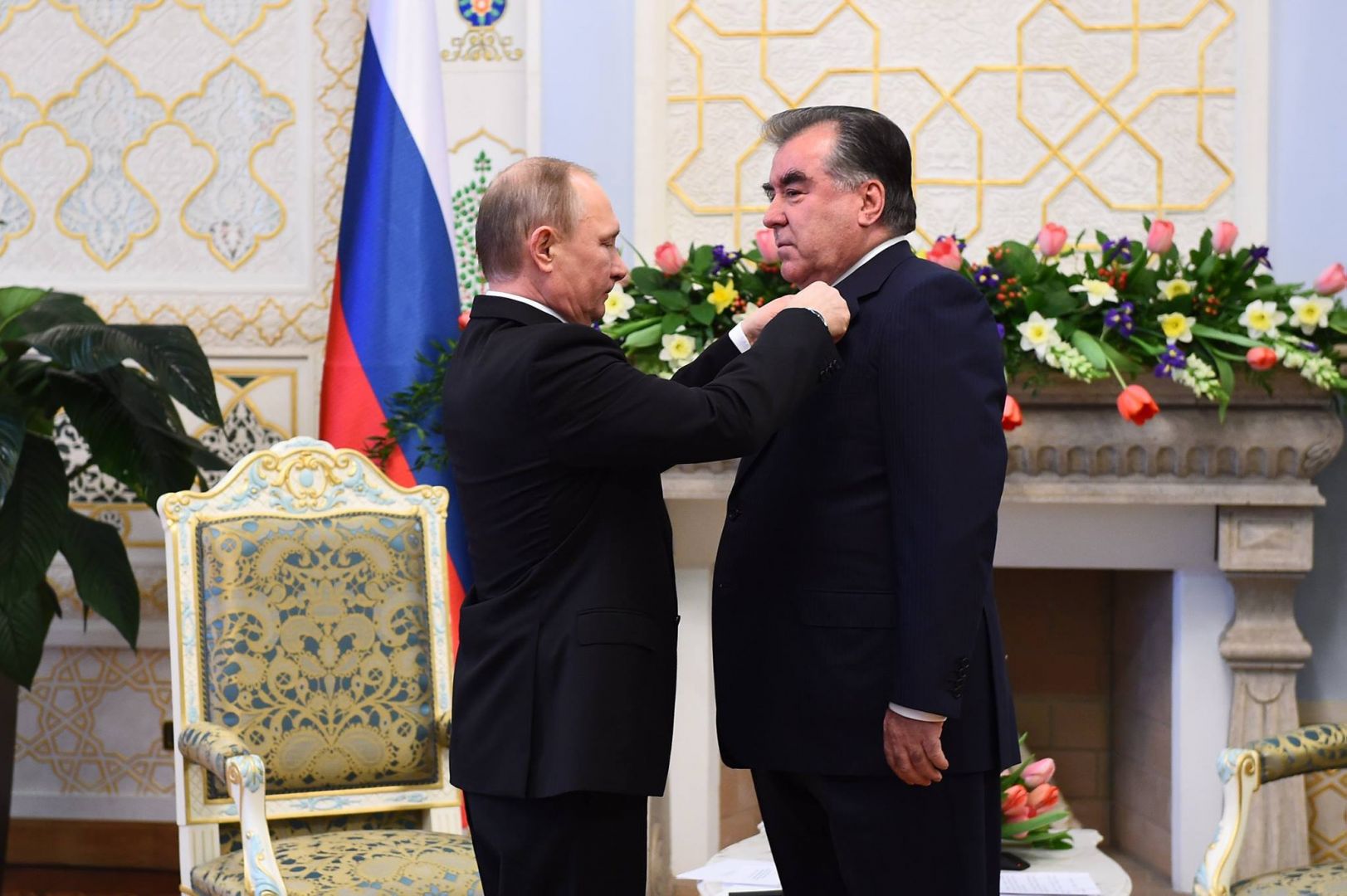 Central Asia Weekly Review: Deal on Caspian Sea, Russian leader awards Tajik president [PHOTO]