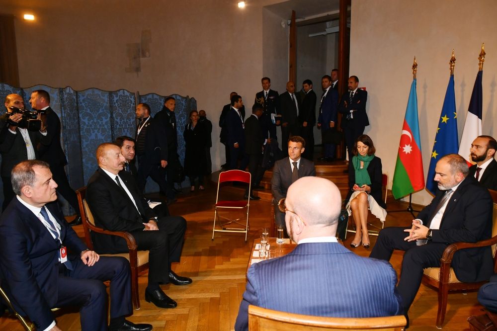 Another meeting of President Ilham Aliyev with President of France, President of Council of European Union and Prime Minister of Armenia takes place in Prague [PHOTO/VIDEO]