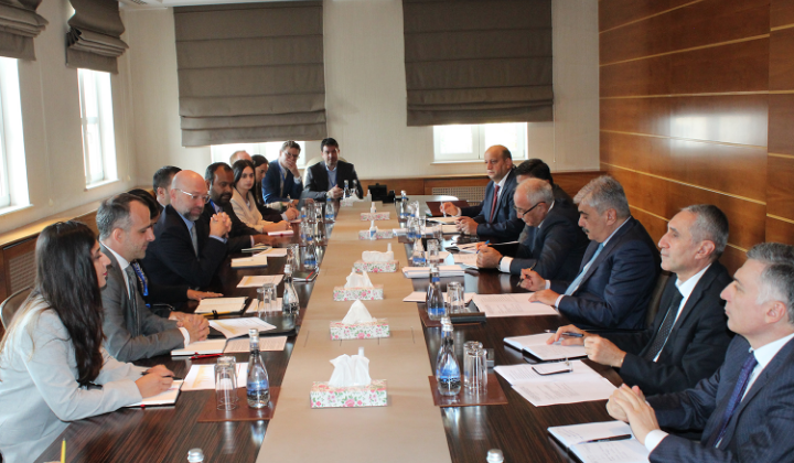 Azerbaijan discusses joint projects with WB, SECO