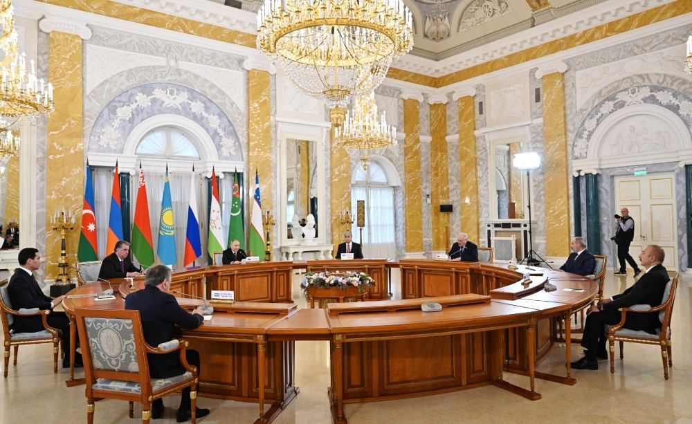 President Ilham Aliyev attends informal meeting of CIS heads of states in Saint Petersburg [PHOTO]