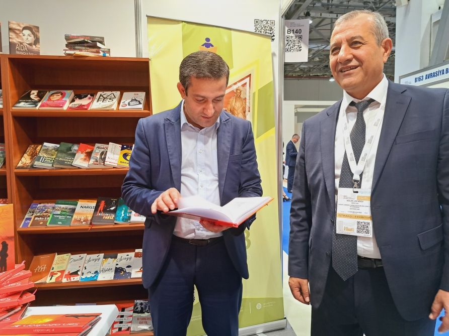 Jafar Jabbarli Republican Youth Library joins Baku Book Fair with over 200 books [PHOTO] - Gallery Image