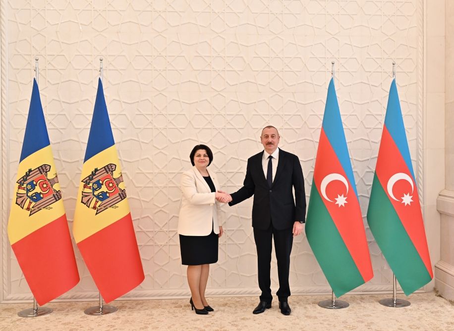 President Ilham Aliyev holds one-on-one meeting with Moldovan PM [UPDATE]