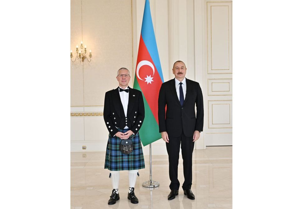 Azerbaijani president receives credentials of new British ambassador [UPDATE]