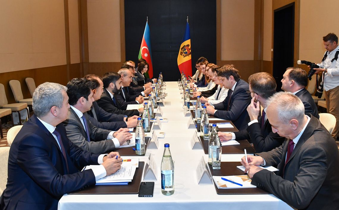 Azerbaijan, Moldova discuss boosting economic, trade co-op [PHOTO]