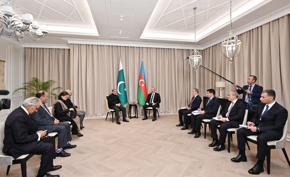President Ilham Aliyev meets with Prime Minister of Pakistan in Astana [UPDATE] - Gallery Image