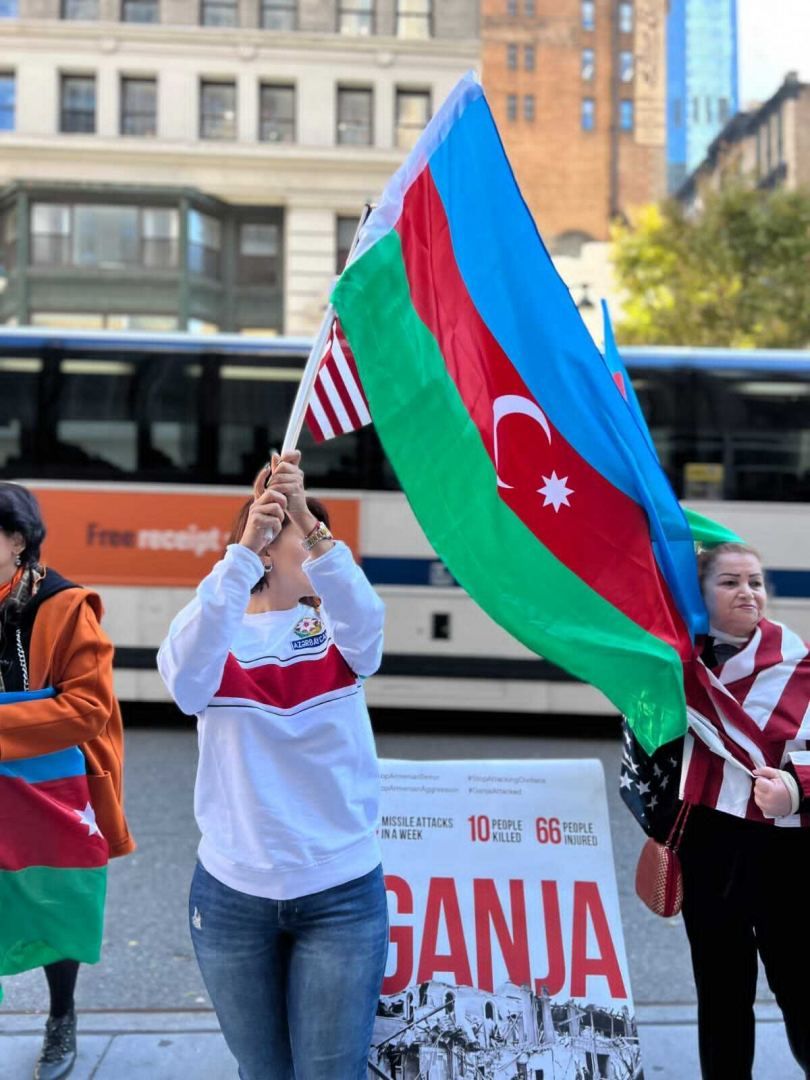 Azerbaijani community activists hold rally in front of headquarters of Human Rights Watch in New York [PHOTO] - Gallery Image