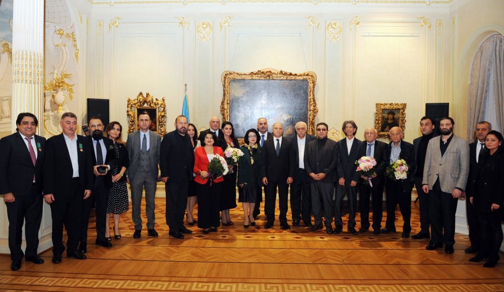 Culture minister awards cultural and art figures for promoting Azerbaijani culture [PHOTO]