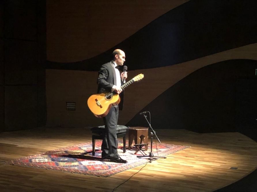 National guitarist performs solo concert at Mugham Center [PHOTO/VIDEO]