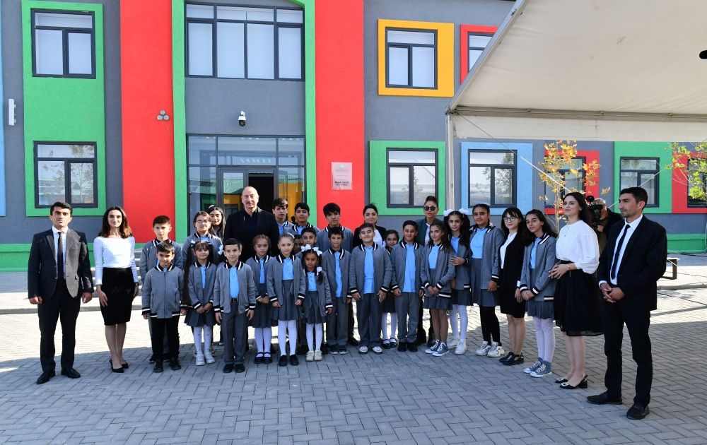President Ilham Aliyev and First Lady Mehriban Aliyeva meet with Aghali village residents [PHOTO/VIDEO]