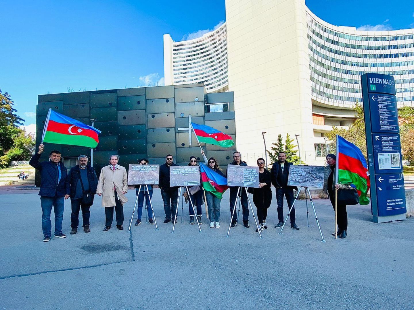 Azerbaijanis in Vienna denounce Armenian vandalism against civilians in 2020 Karabakh war [PHOTOS]