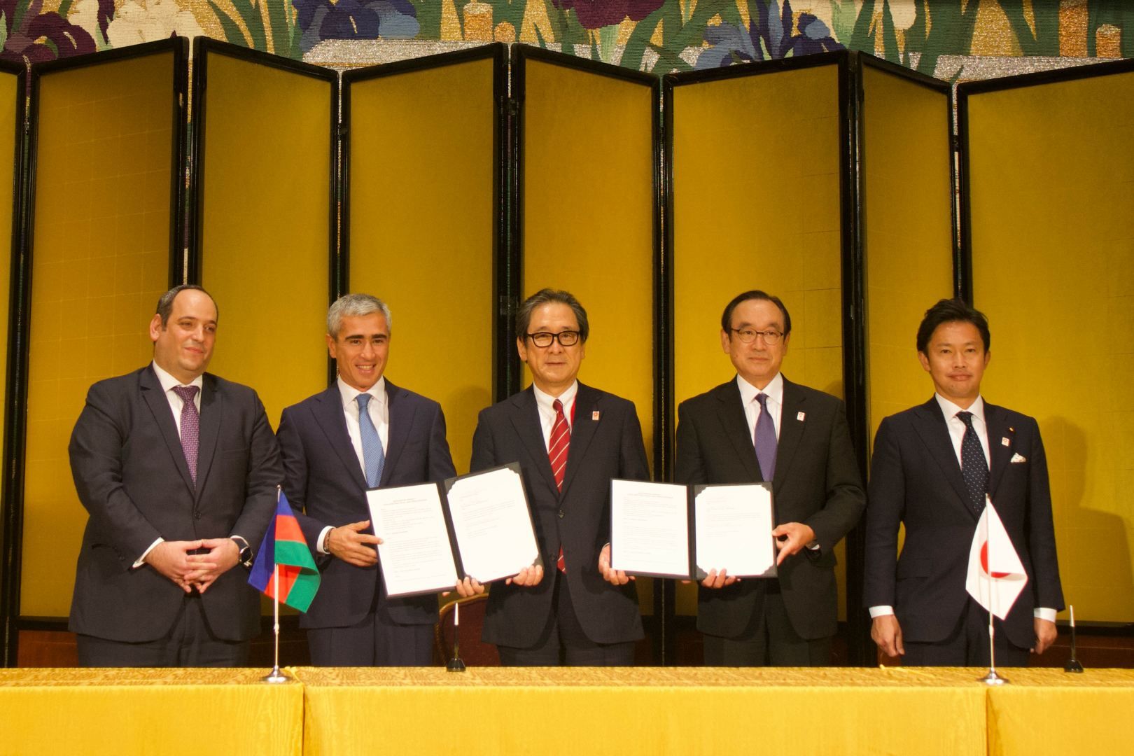 Azerbaijan first to sign agreement to participate in Expo 2025 in