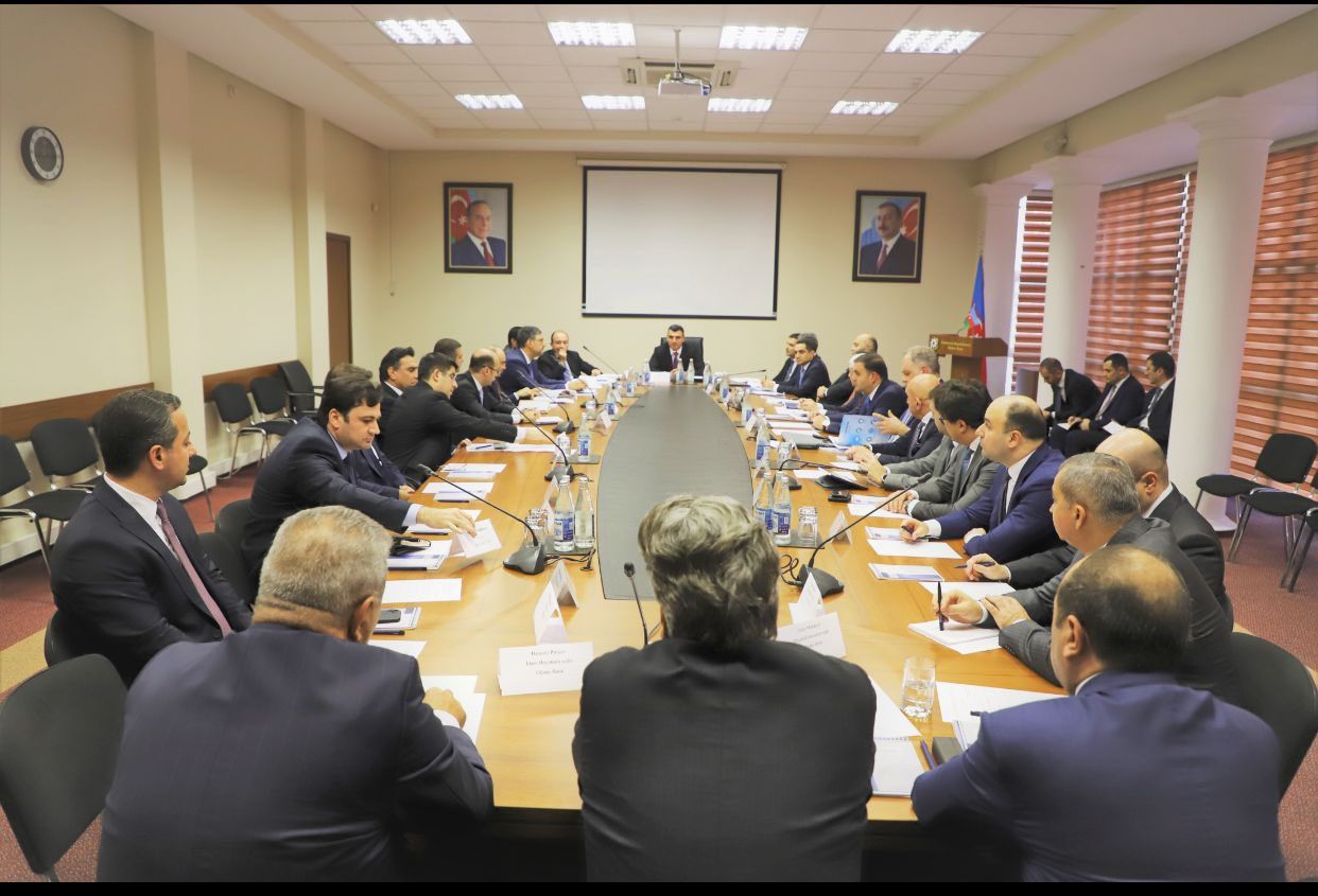 Azerbaijan discusses launch of open market tools